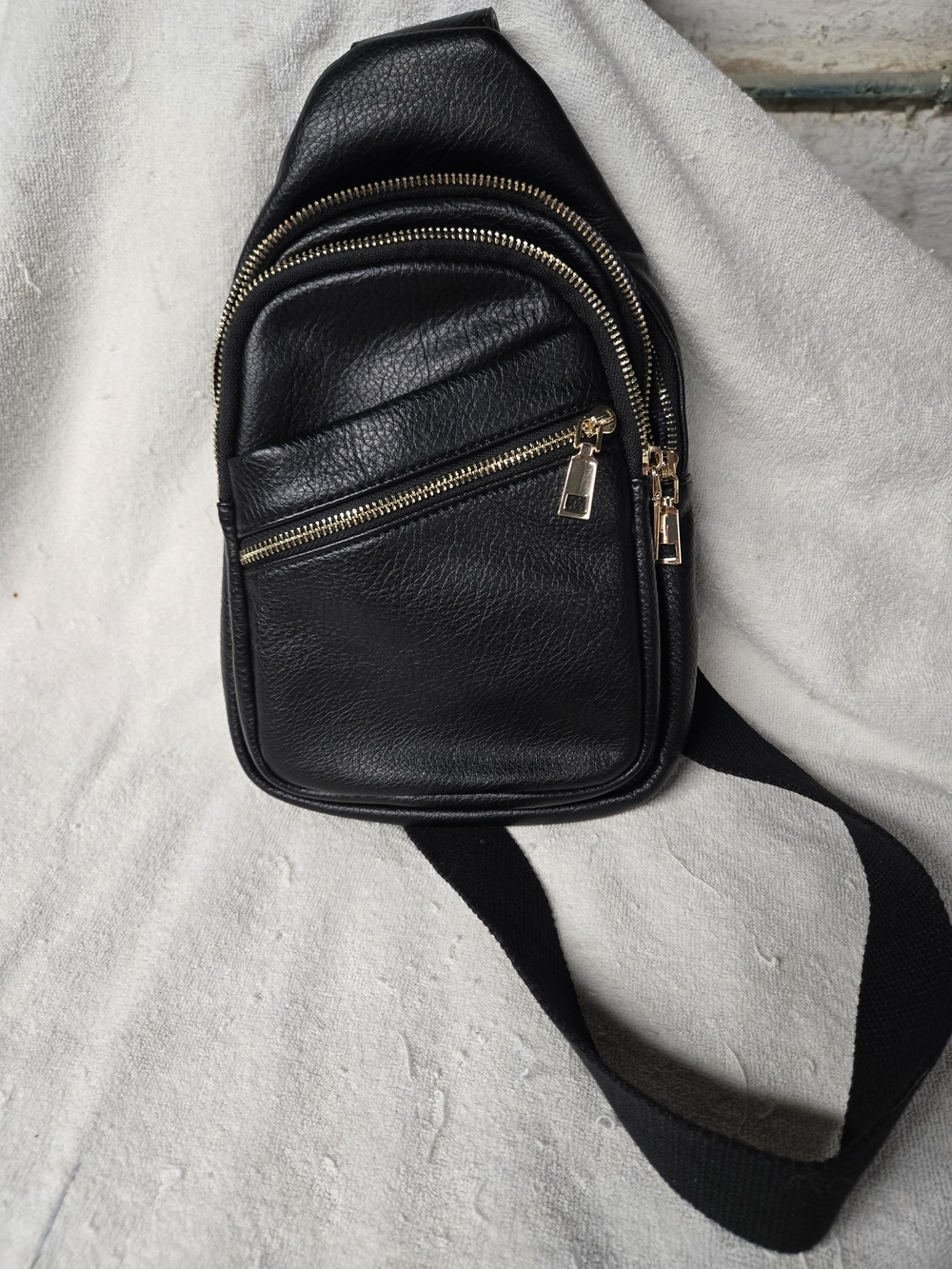 Urban Expressions Black Leather Sling Crossbody Bag with Gold Zippers